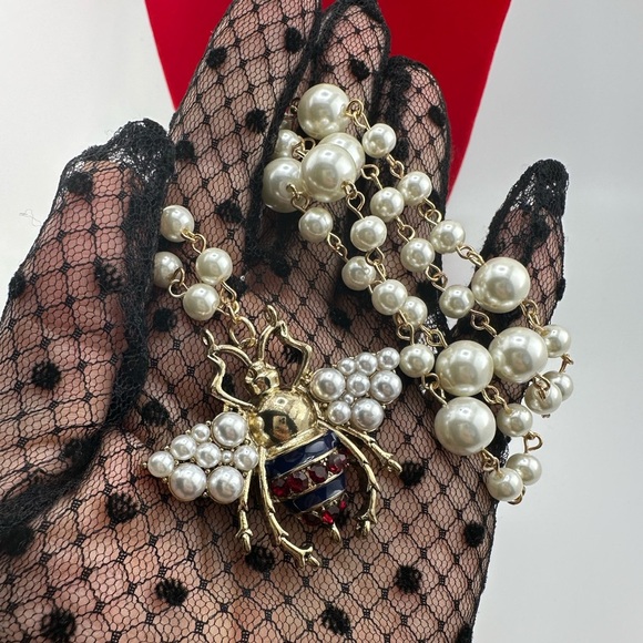 Pearl Bee Elegant Long Gold Necklace